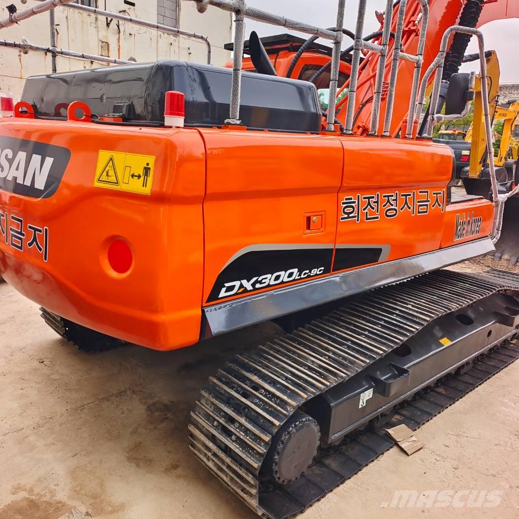 Doosan DX 300 Bageri guseničari