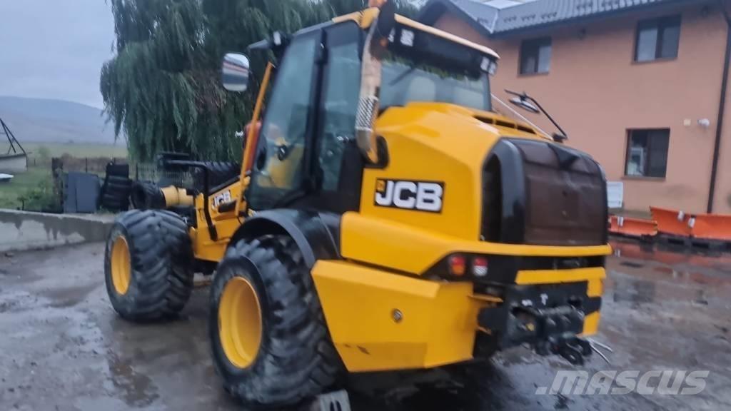 JCB TM 320S Poljoprivredni teleskopski utovarivači