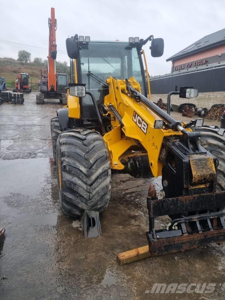 JCB TM 320S Poljoprivredni teleskopski utovarivači