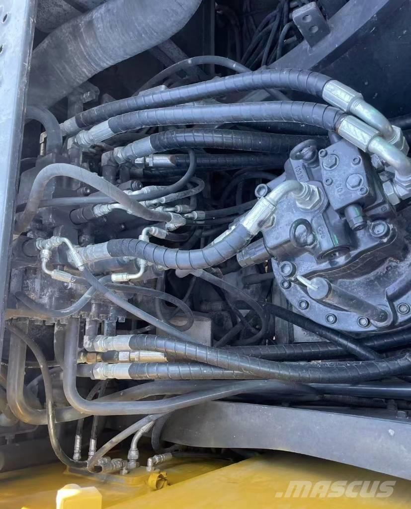 Volvo EC 240 Bageri guseničari