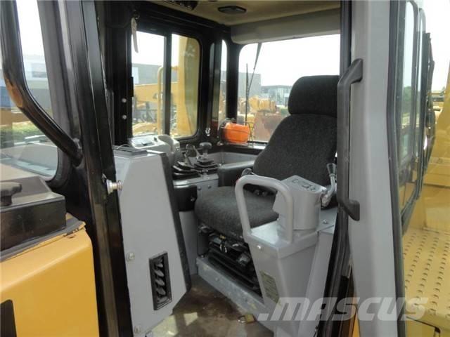 CAT D 8 R Buldožeri guseničari