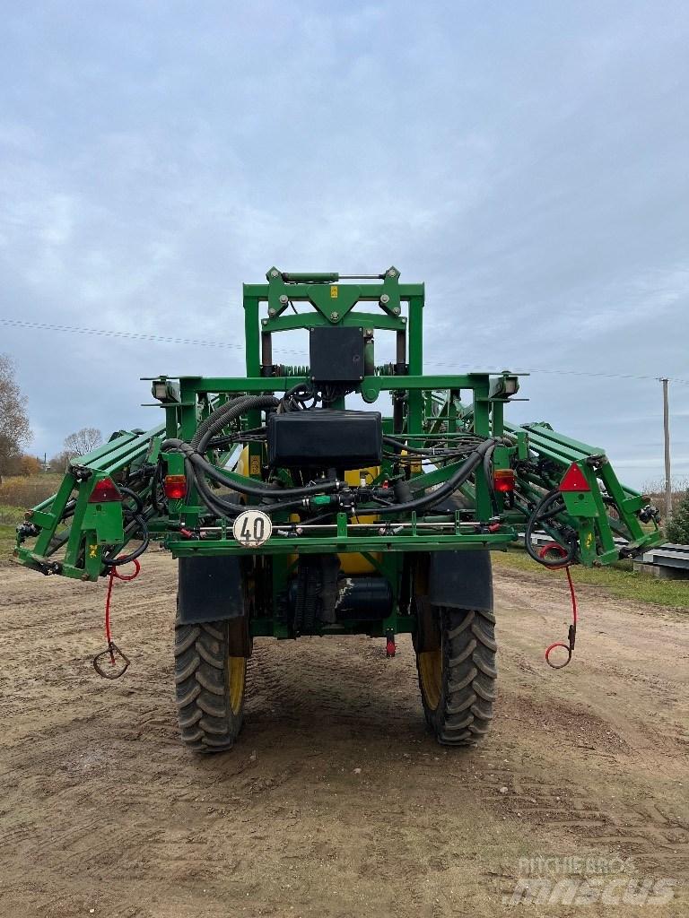 John Deere 740 Vučene prskalice