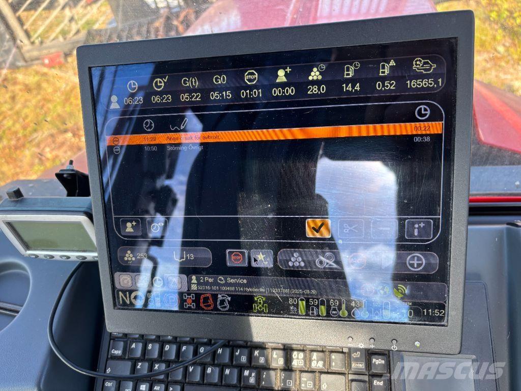 Komatsu 895 Forvarderi