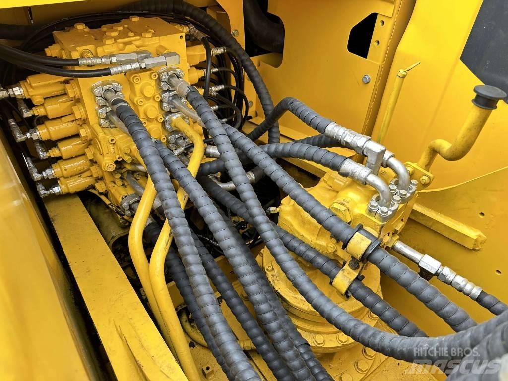 Komatsu PC200-8 Bageri guseničari