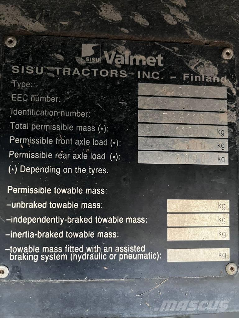 Sisu Valmet 8400 Traktori