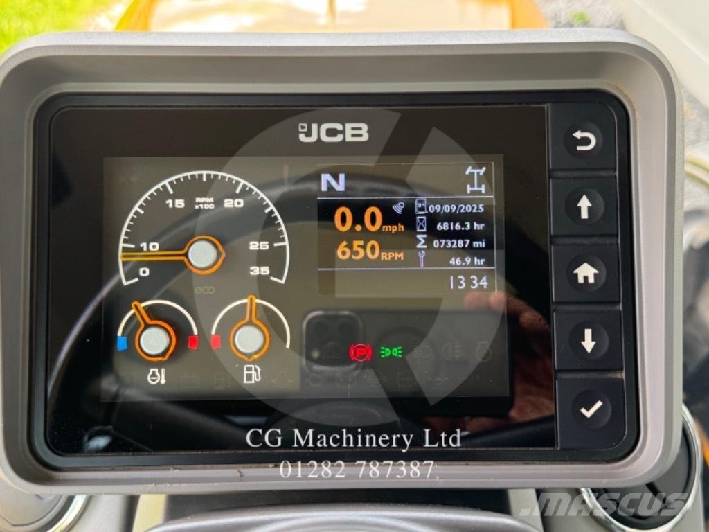 JCB Fastrac 4220 Traktori
