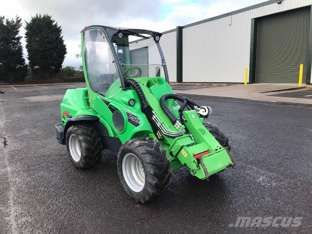 Avant 750 Višenamenski utovarivači