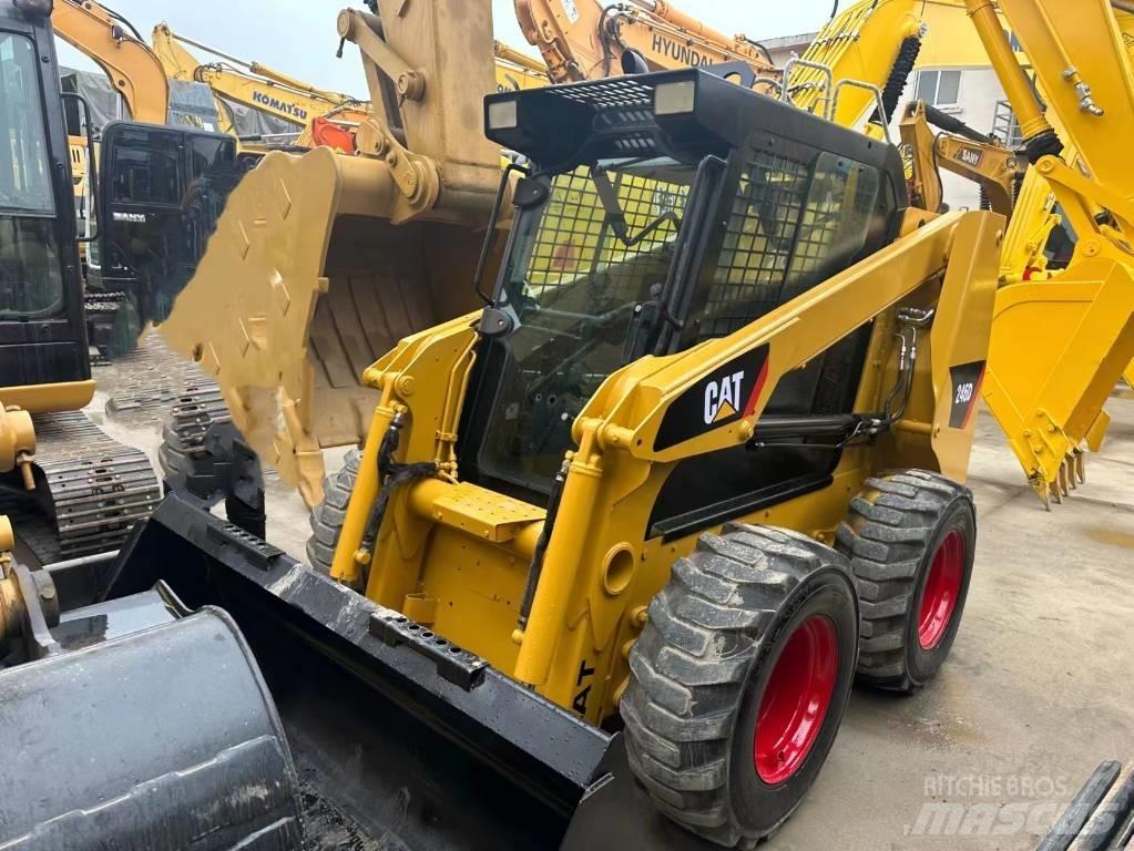 CAT 246 D Skid steer mini utovarivači