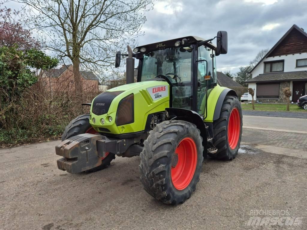 CLAAS Arion 430 Traktori