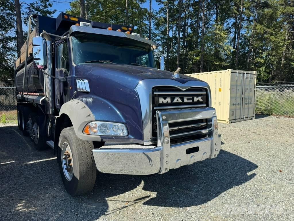Mack GU813 Kiperi kamioni
