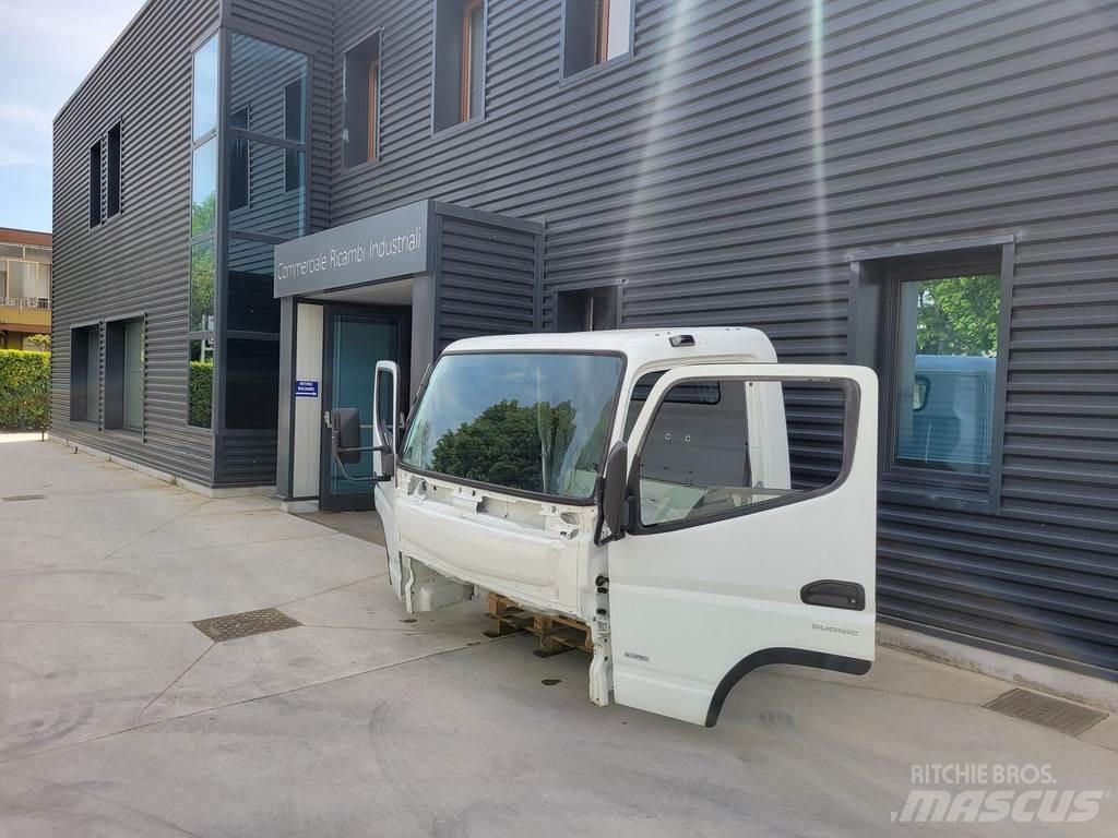 Mitsubishi Fuso "C" Kabine i unutrašnjost