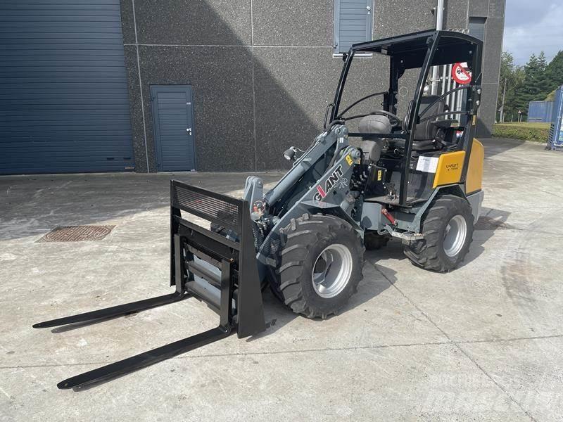 GiANT V 452 T XTRA Utovarivači na točkove