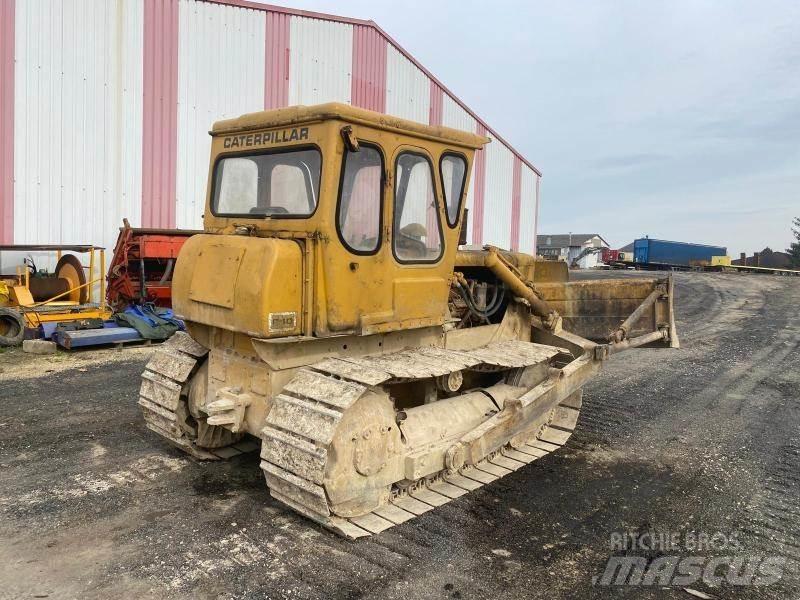CAT D4D Buldožeri guseničari