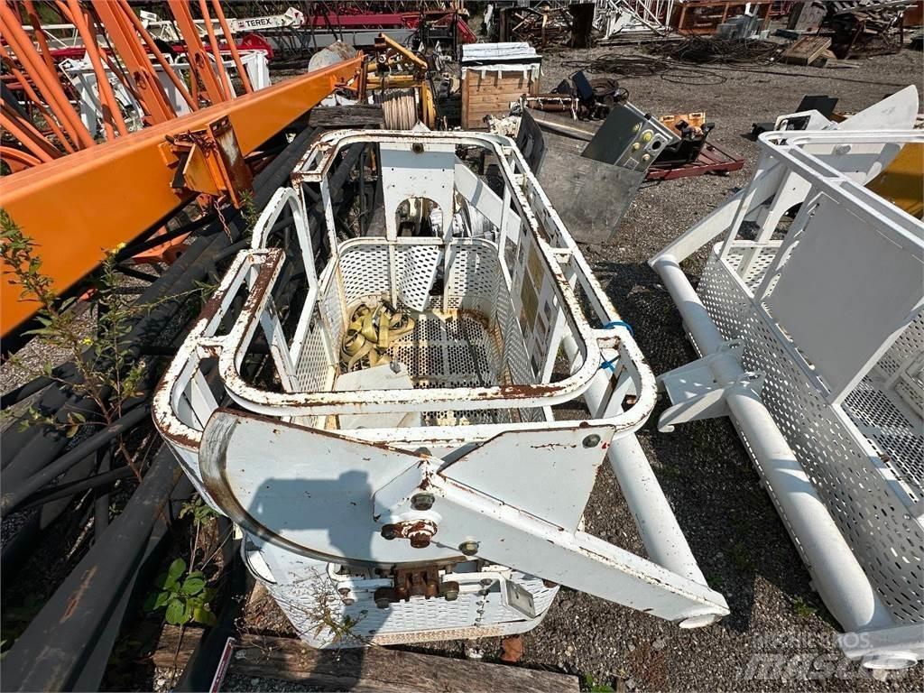 Altec  Delovi i oprema za kran