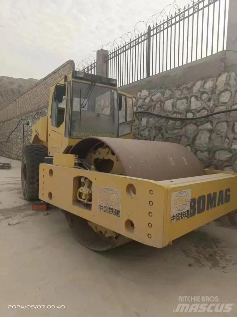 Bomag bw225d-3 Valjci sa jednim bubnjem