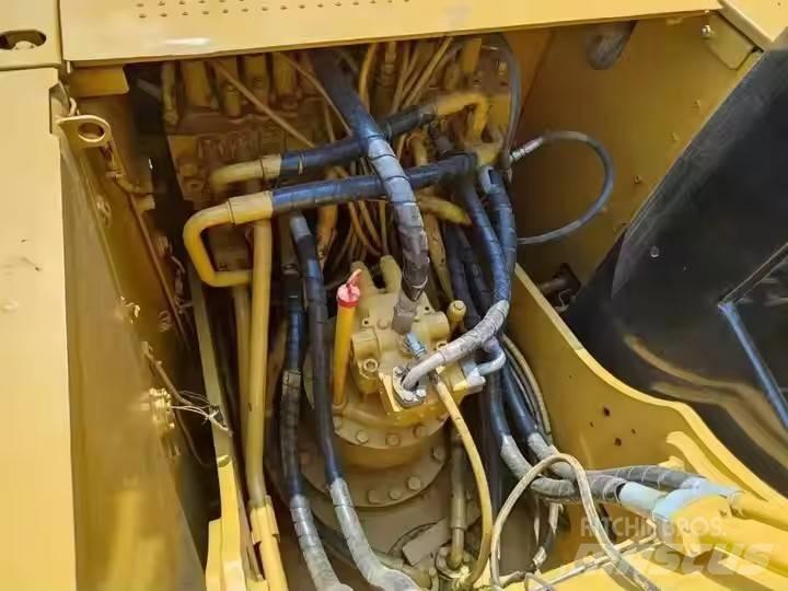 CAT CAT323D2L Bageri guseničari