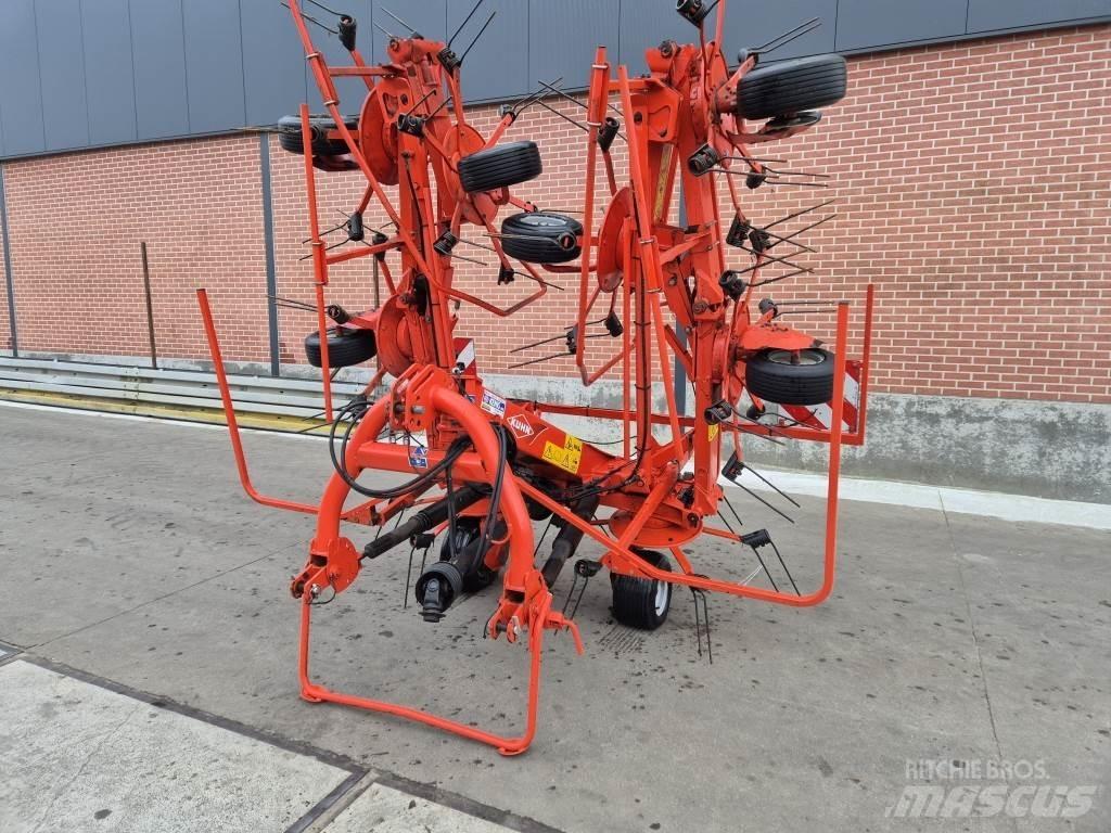 Kuhn 8702 Okretači i sakupljači sena