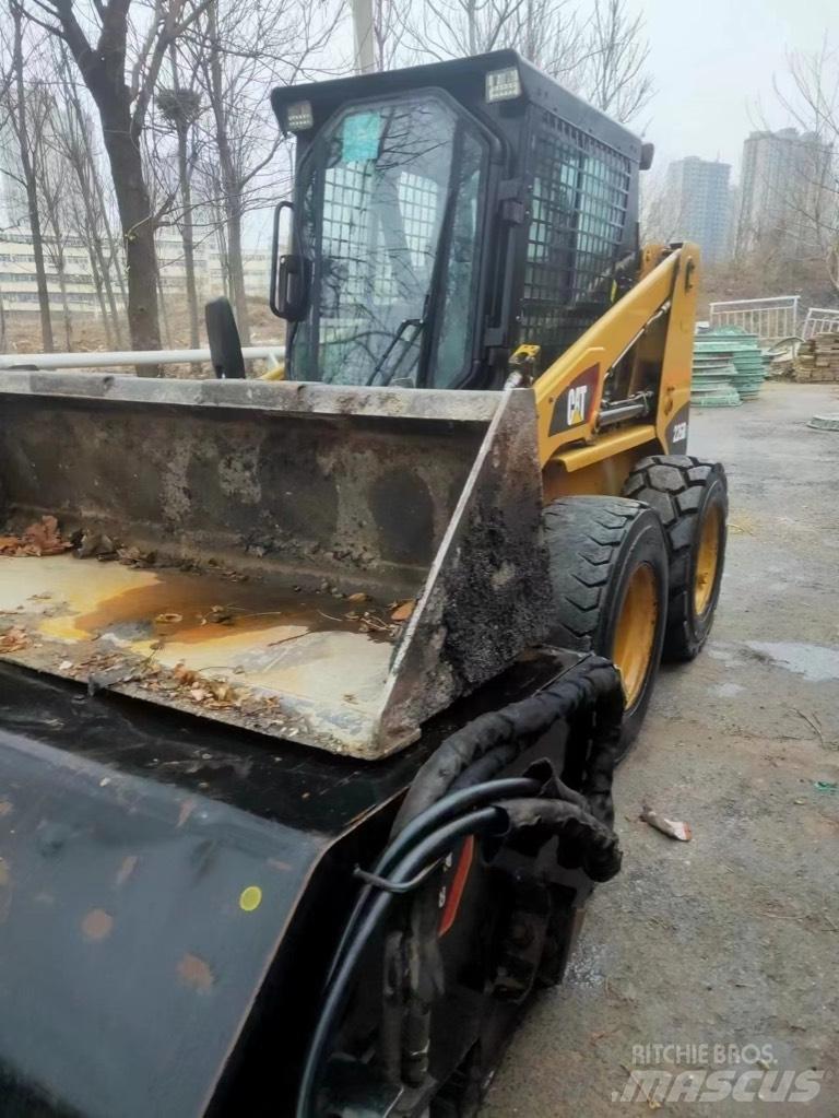 CAT 226 B Skid steer mini utovarivači