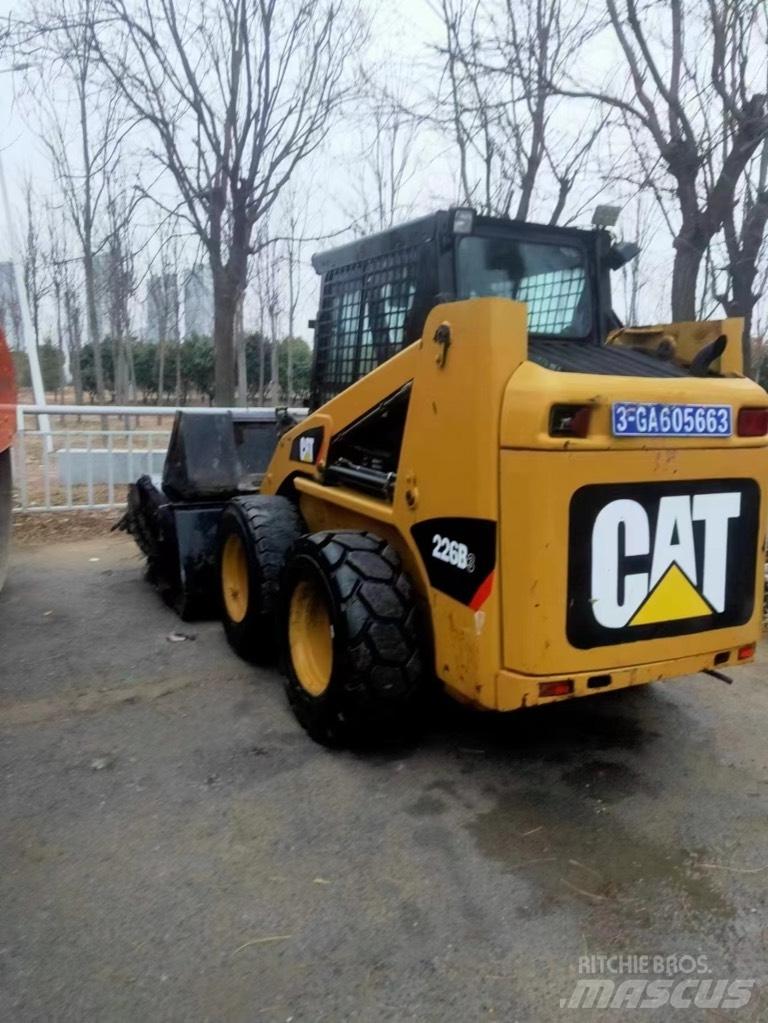 CAT 226 B Skid steer mini utovarivači