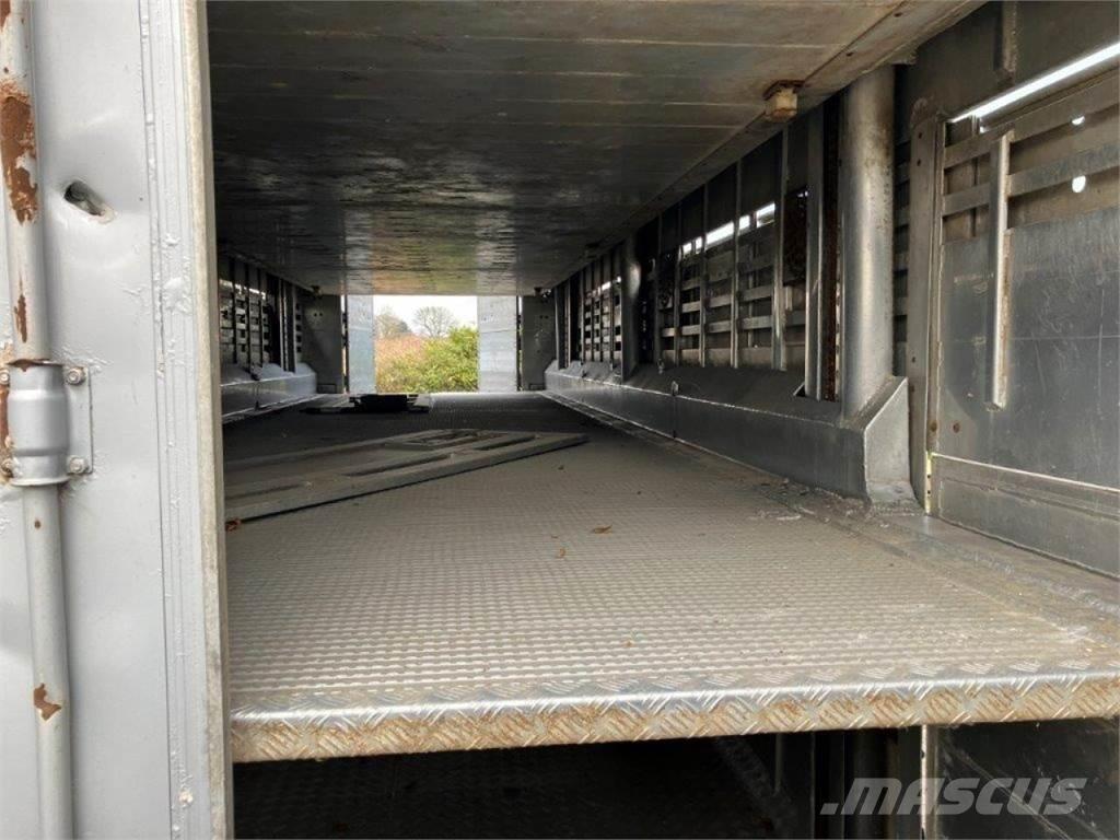Pezzaioli 3-Stock Poluprikolice za prevoz stoke