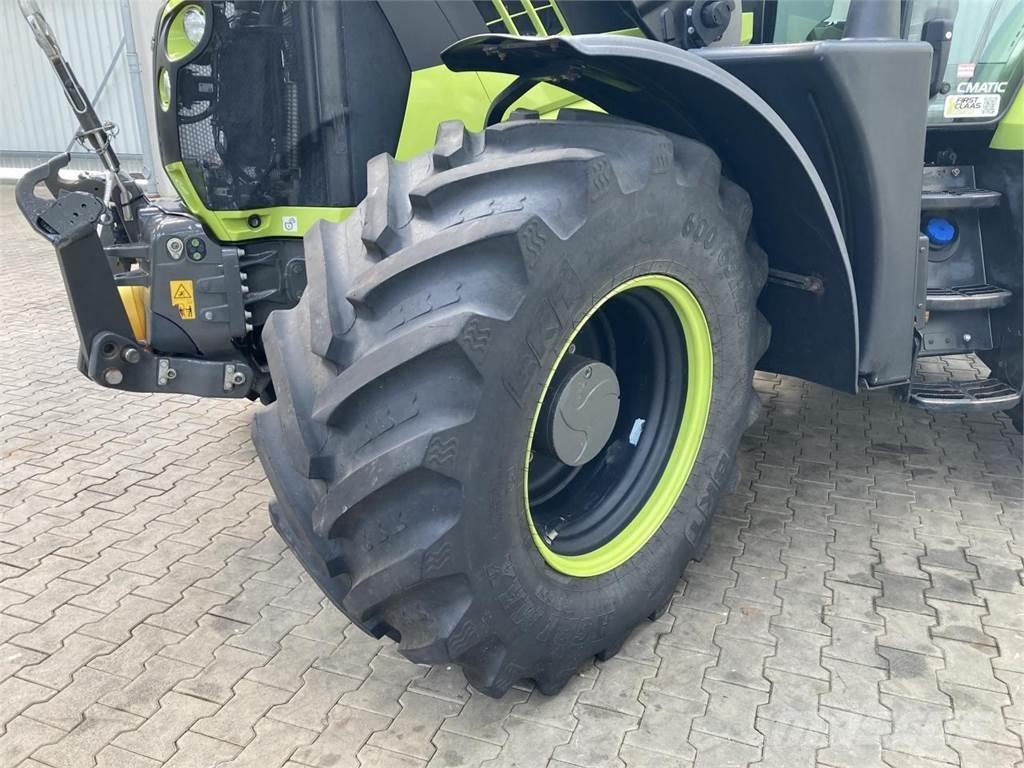 CLAAS Arion 660 Traktori