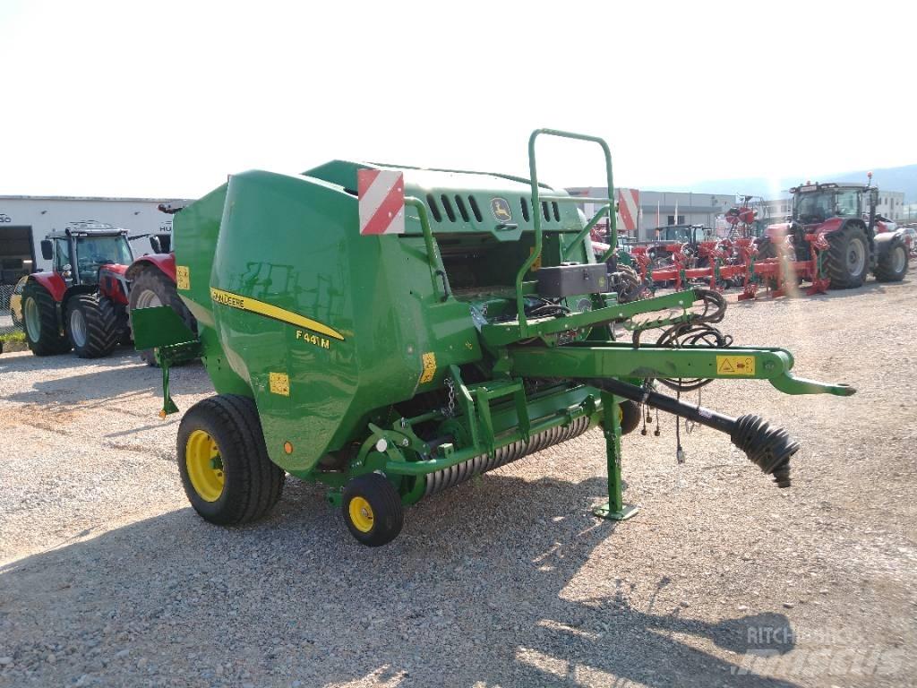 John Deere F441M Prese/balirke za rolo bale