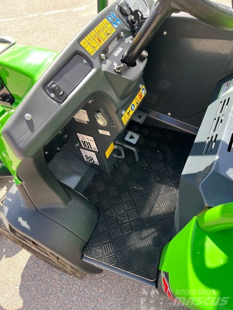 Avant 225 Skid steer mini utovarivači