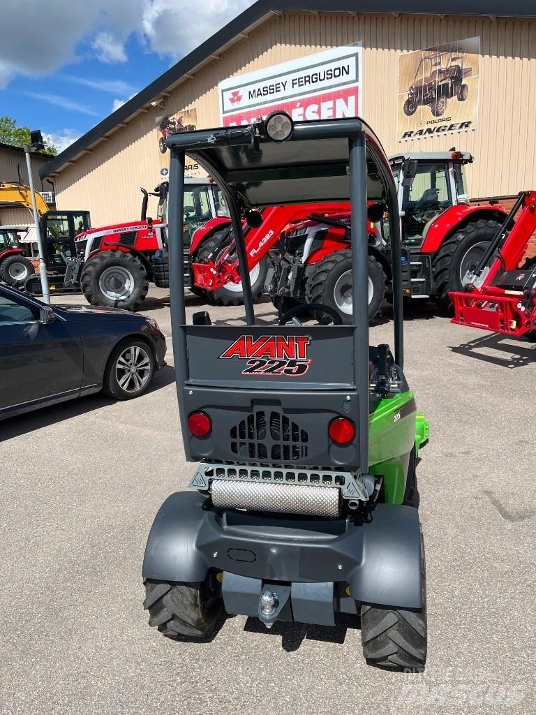 Avant 225 Skid steer mini utovarivači