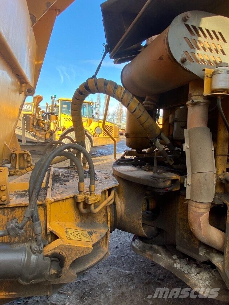 Volvo A 25 D Zglobni damperi