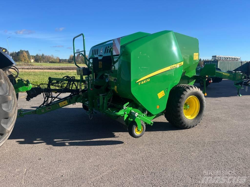 John Deere F441M Prese/balirke za rolo bale