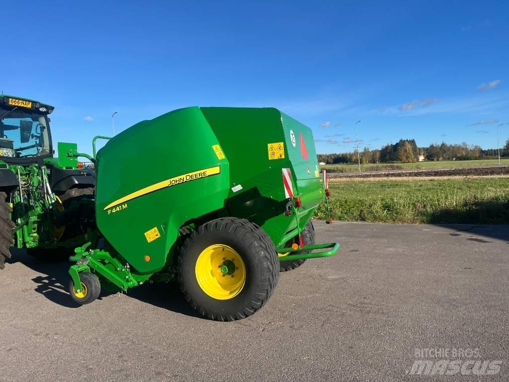 John Deere F441M Prese/balirke za rolo bale