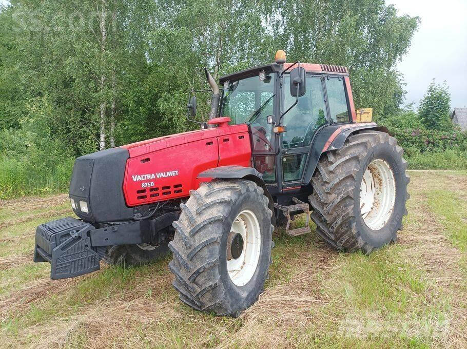 Valtra Valmet 8750 Traktori