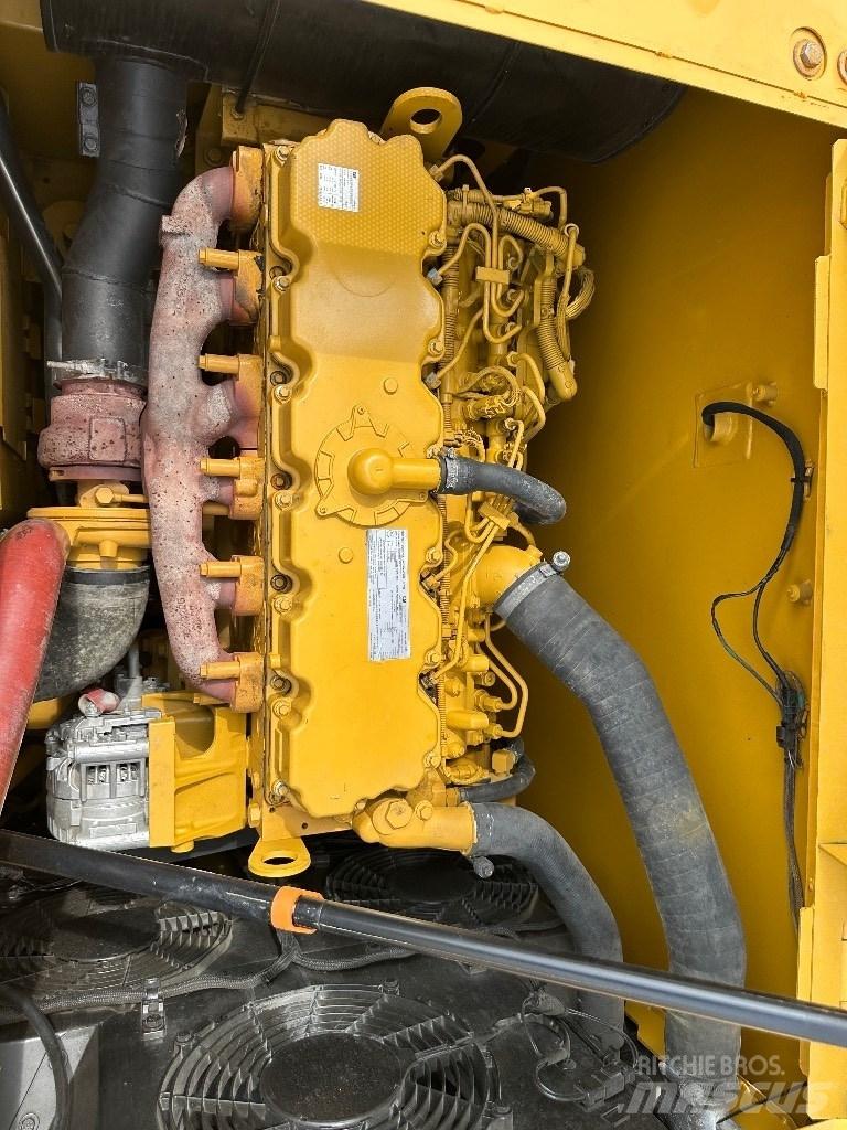 CAT CAT320 Midi bageri 7t – 12t