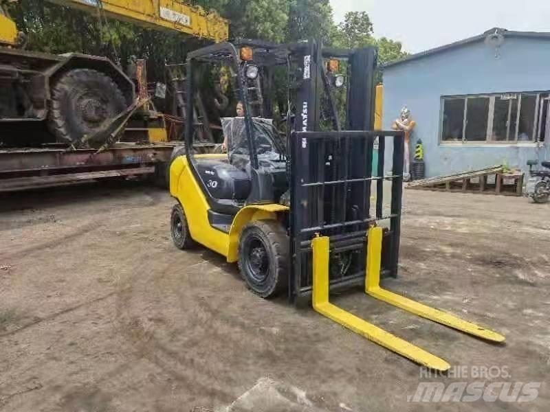 Komatsu 3Ton Dizelski viljuškari