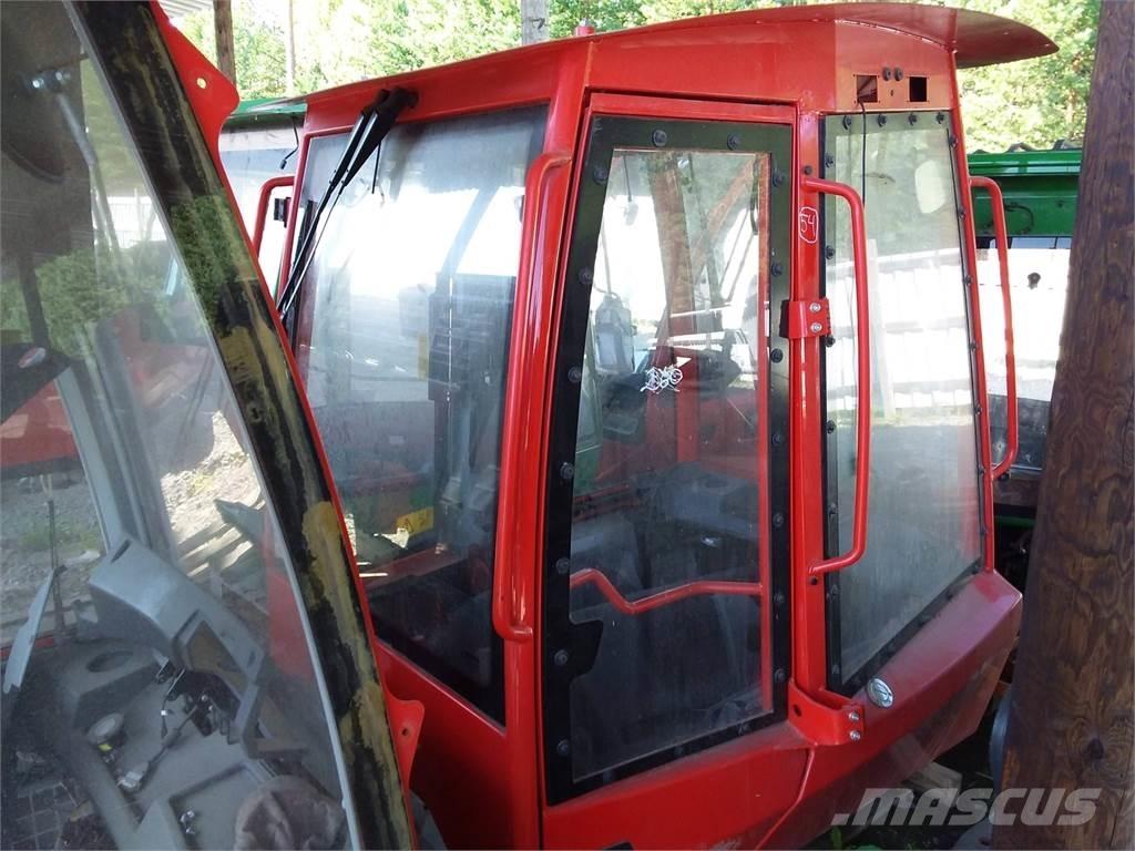 Komatsu 895 Kabine i unutrašnjost