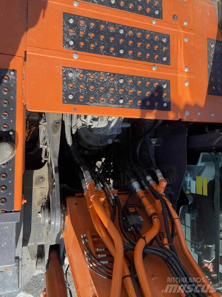 Hitachi ZX300LC-7 Bageri guseničari