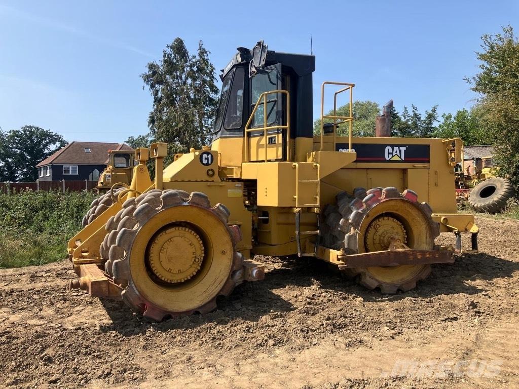 CAT 825 C Nabijači zemlje