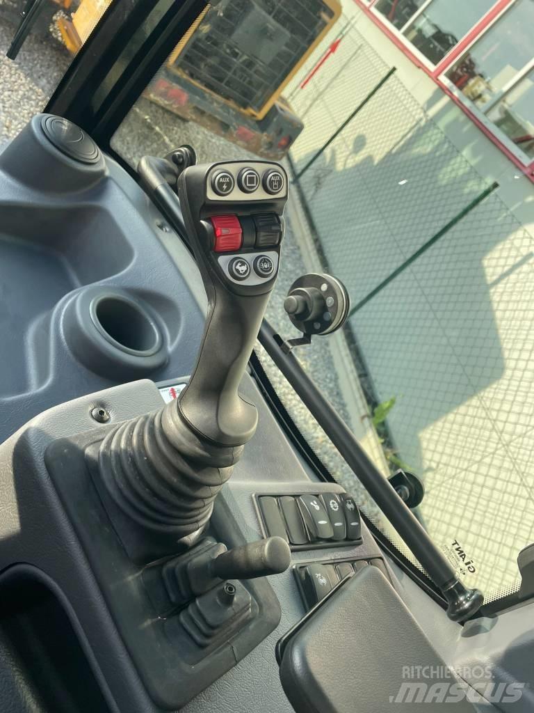 GiANT G 5000 TELE Višenamenski utovarivači