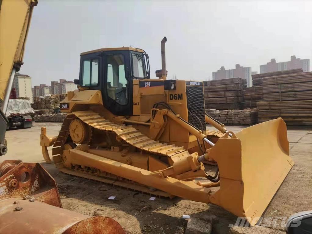CAT D 6 M Buldožeri guseničari