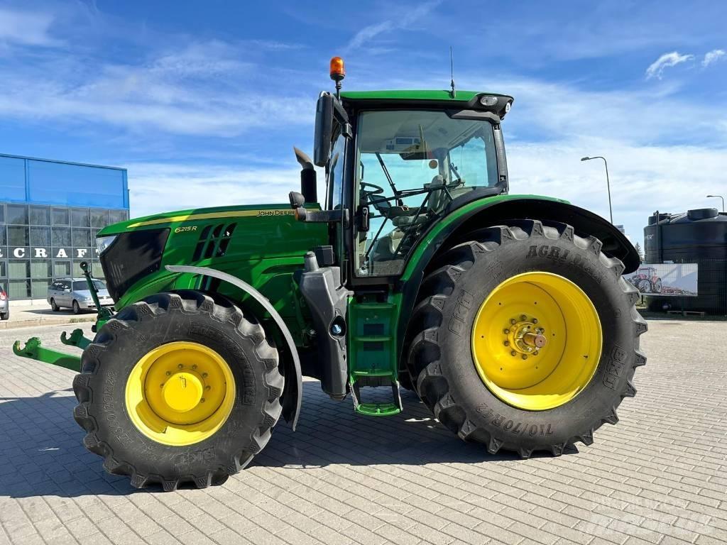 John Deere 6215 R Traktori