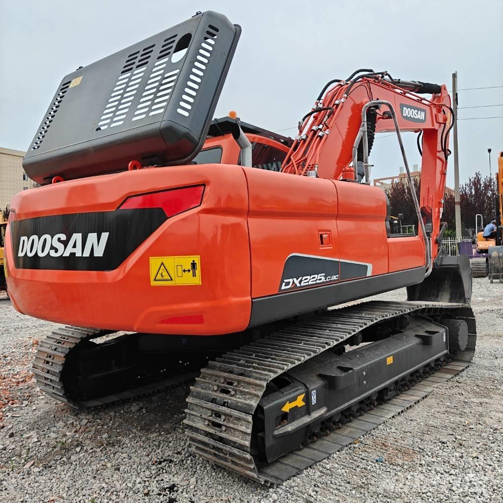 Doosan DX 225 LCA Bageri guseničari