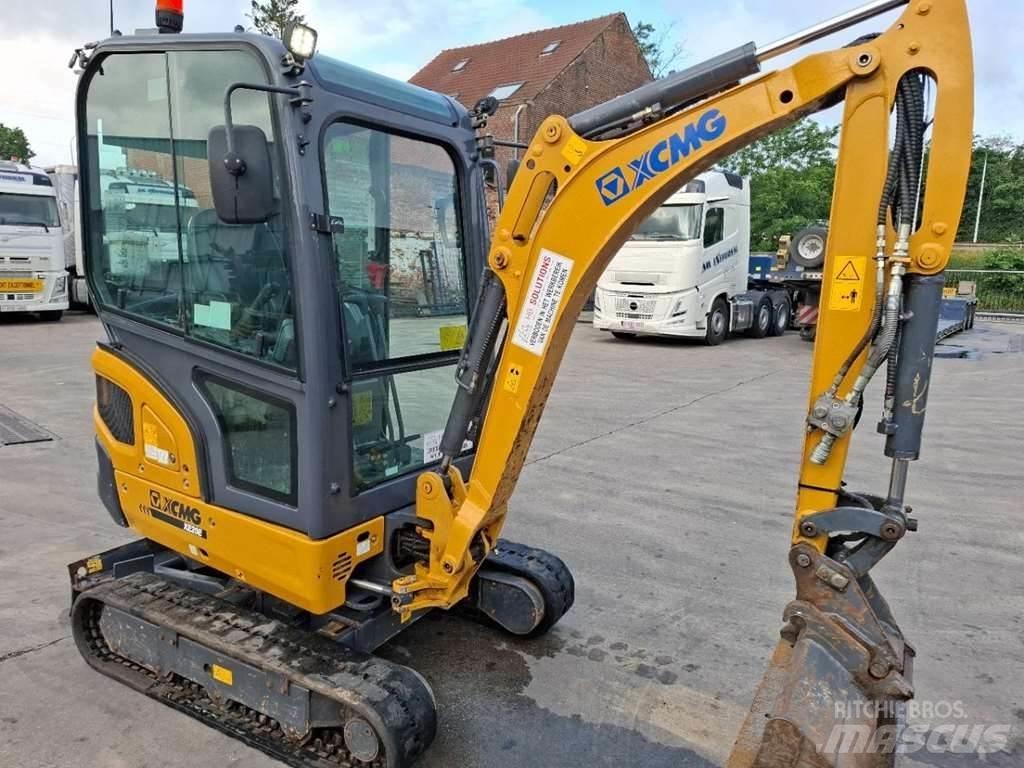 XCMG XE20E 0 Traktori