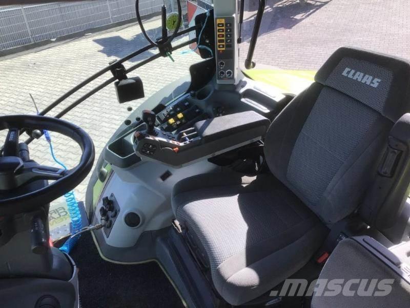 CLAAS AXION 850 Traktori