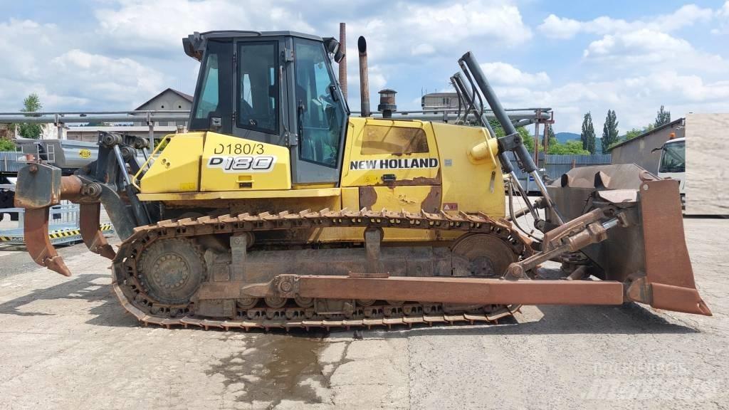 New Holland D 180 Buldožeri guseničari