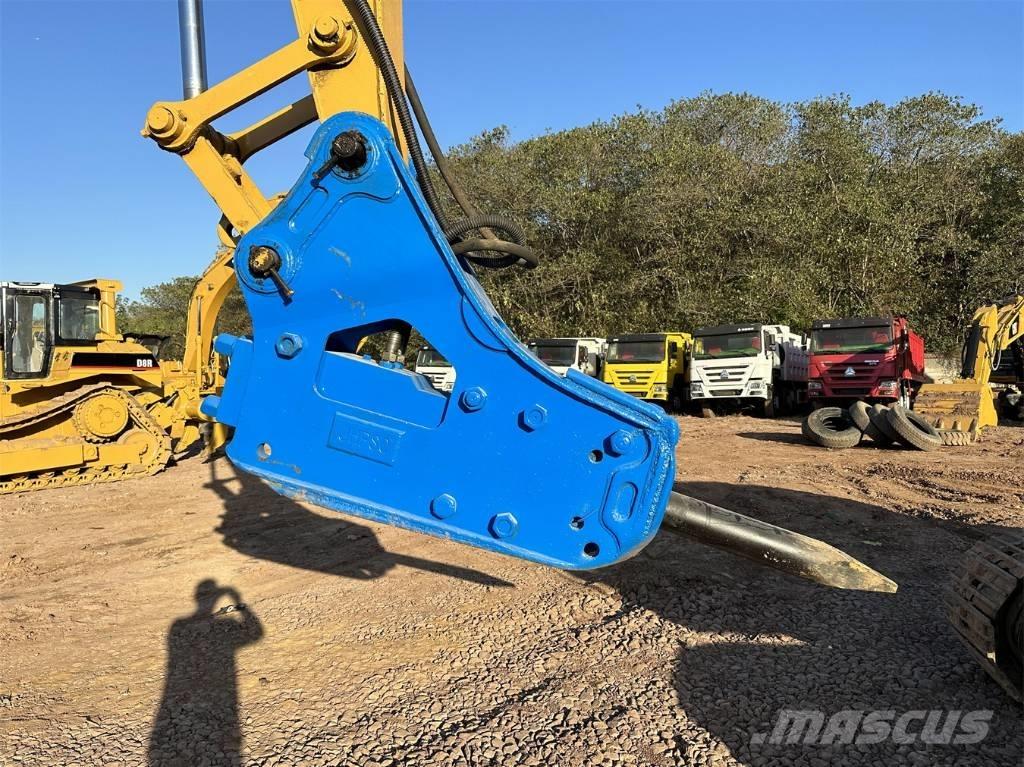 CAT 320 D L Bageri guseničari
