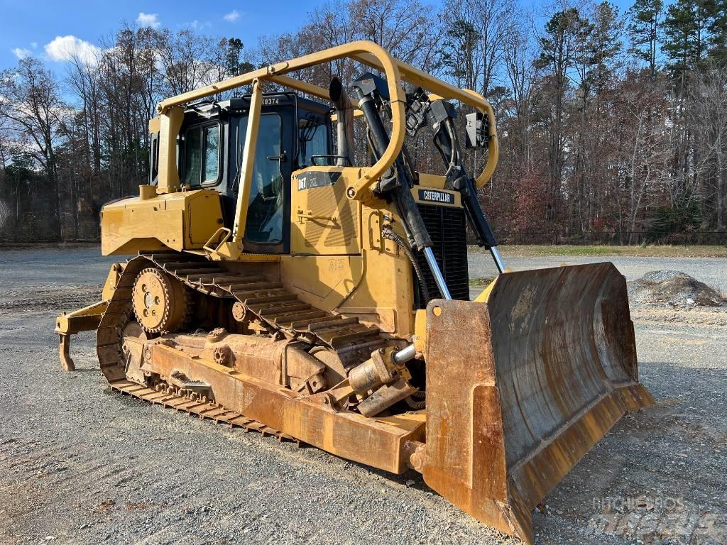 CAT D 6 T XL Buldožeri guseničari