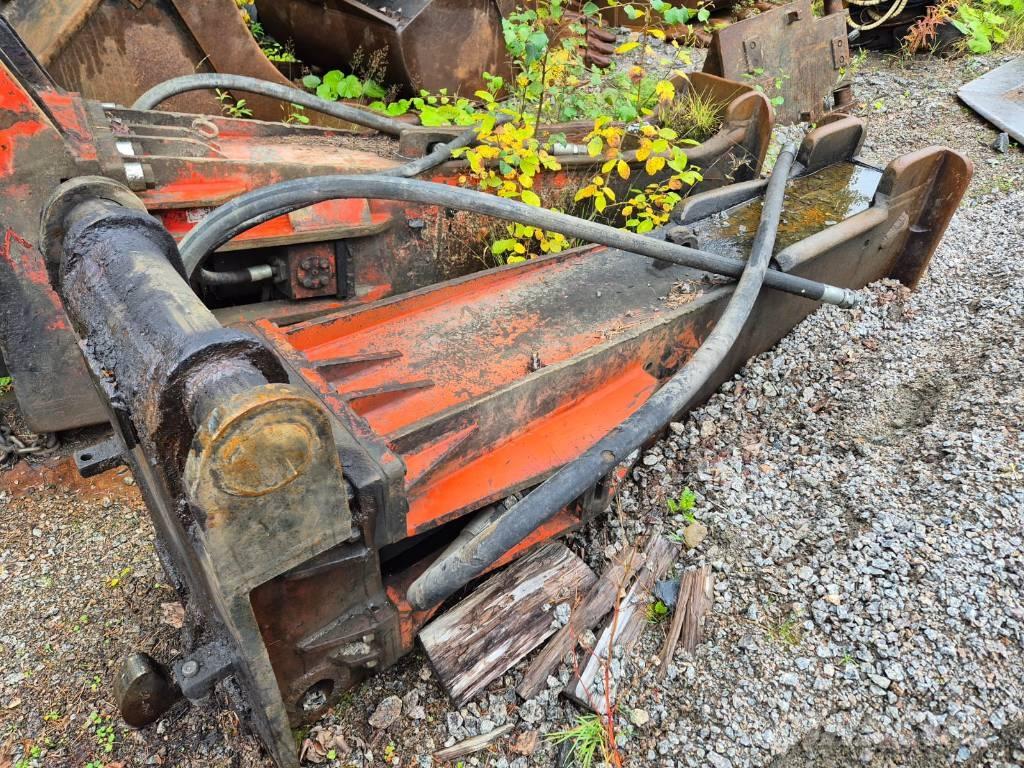 Rammer S 82 Čekići