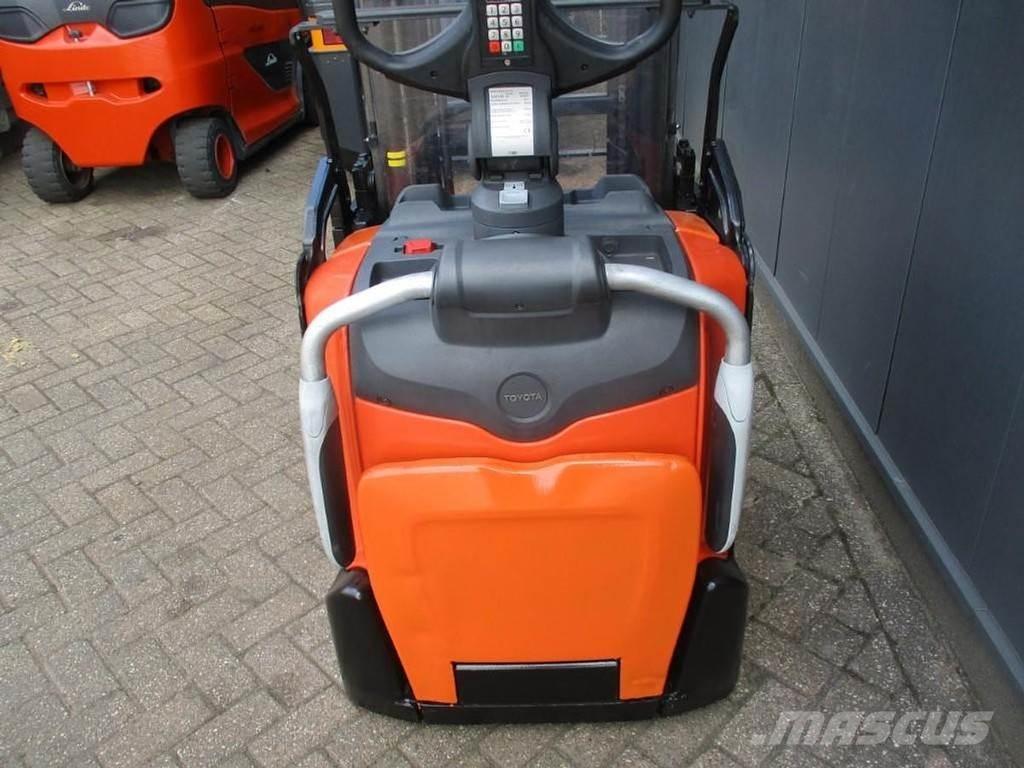 Toyota SPE160L Ručni električni viljuškar