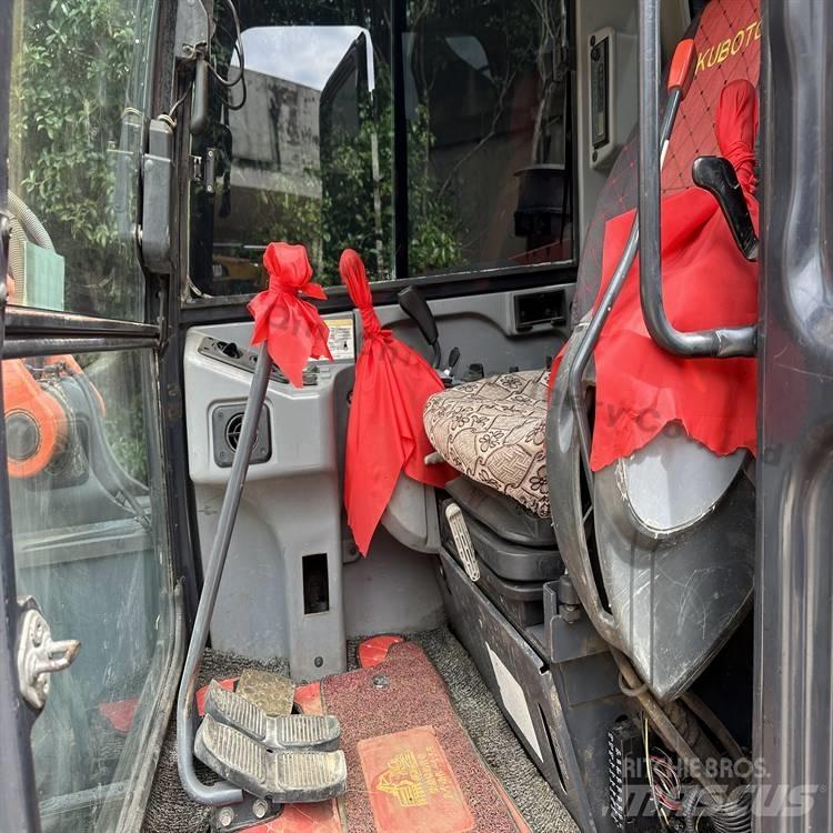 Kubota 183-3 Bageri guseničari