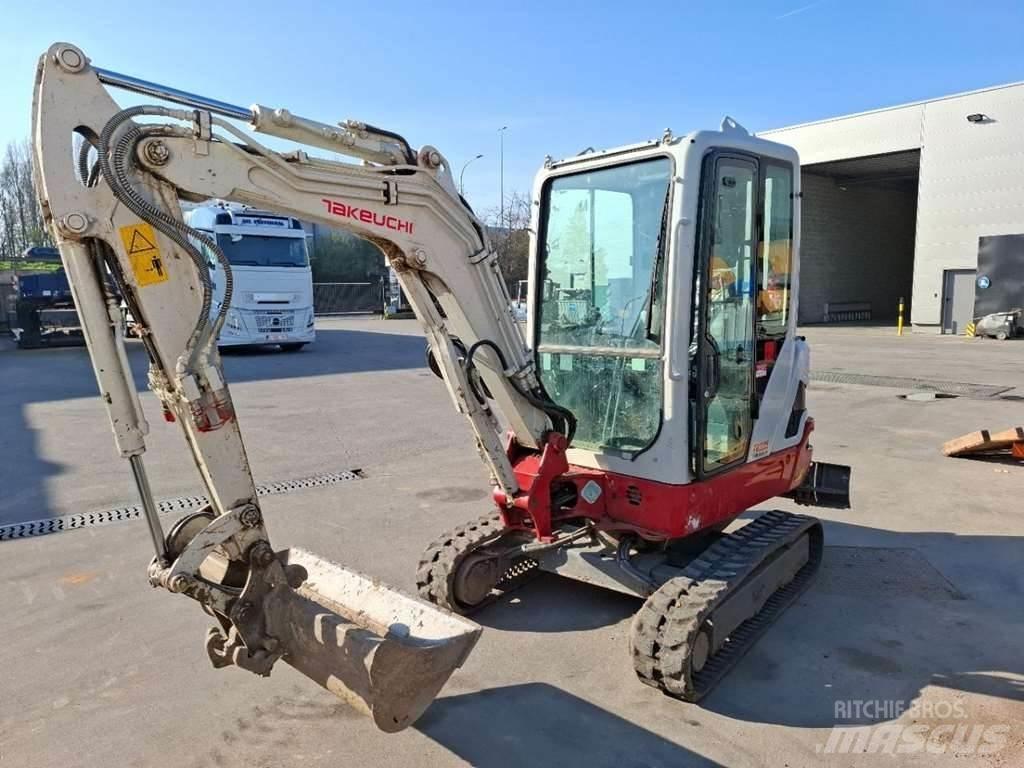 Takeuchi TB225LSA Mini bageri < 7t